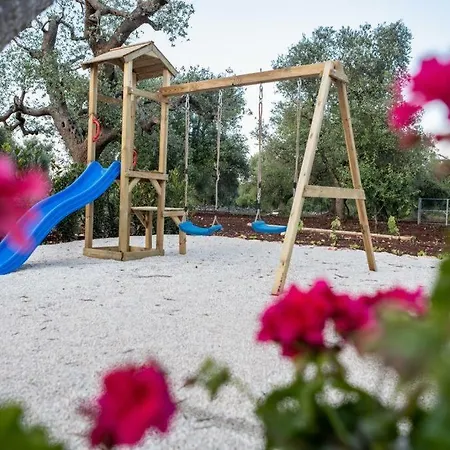 Trulli Olea Con Piscina