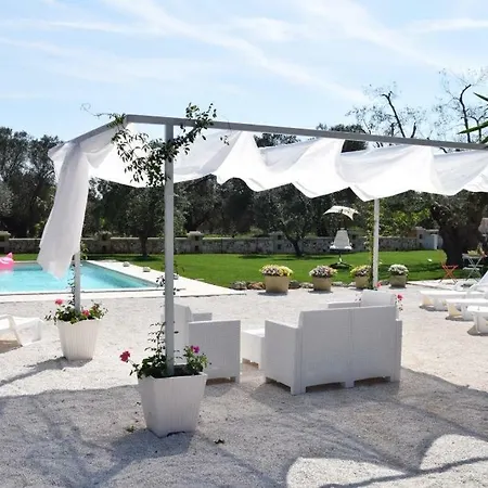 Trulli Olea Con Piscina *